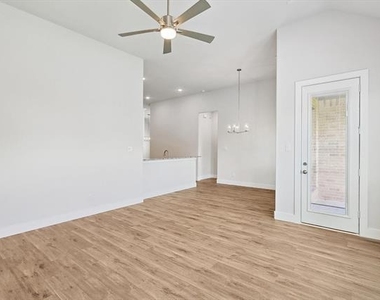 6249 White Creek Drive - Photo Thumbnail 10