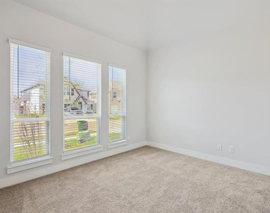 6249 White Creek Drive - Photo Thumbnail 16