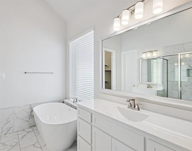 6249 White Creek Drive - Photo Thumbnail 13