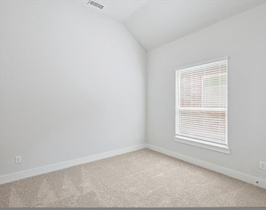 6249 White Creek Drive - Photo Thumbnail 20