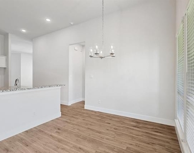6249 White Creek Drive - Photo Thumbnail 8