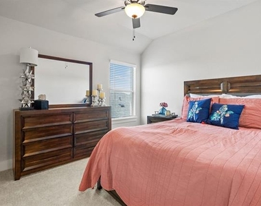 638 Taylor Drive - Photo Thumbnail 12