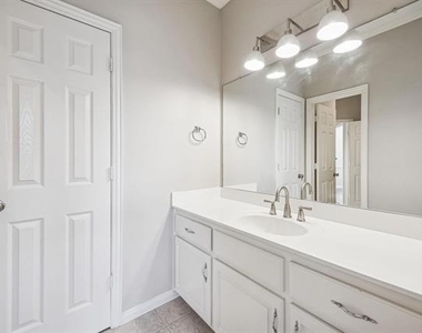 2900 Creek View Drive - Photo Thumbnail 28