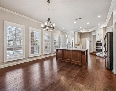 2900 Creek View Drive - Photo Thumbnail 10