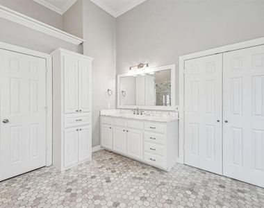 2900 Creek View Drive - Photo Thumbnail 23