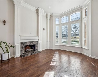 2900 Creek View Drive - Photo Thumbnail 5