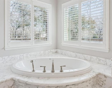 2900 Creek View Drive - Photo Thumbnail 22