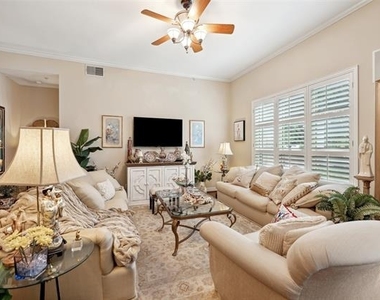 3401 Lee Parkway - Photo Thumbnail 4