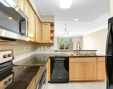 2030 Alta Meadows Lane - Photo Thumbnail 6