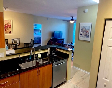 802 W Windward Way - Photo Thumbnail 4