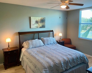 802 W Windward Way - Photo Thumbnail 5