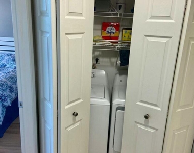 802 W Windward Way - Photo Thumbnail 17
