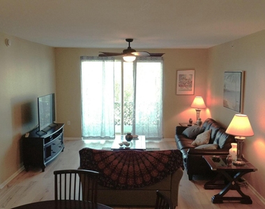 802 W Windward Way - Photo Thumbnail 1