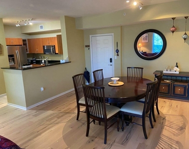 802 W Windward Way - Photo Thumbnail 2