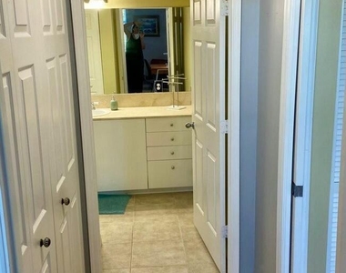 802 W Windward Way - Photo Thumbnail 15