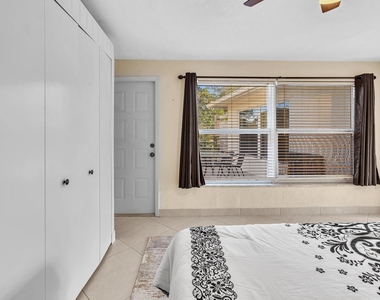 3998 Nw 5th Avenue - Photo Thumbnail 12