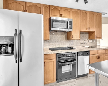 3998 Nw 5th Avenue - Photo Thumbnail 20