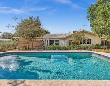 3998 Nw 5th Avenue - Photo Thumbnail 26