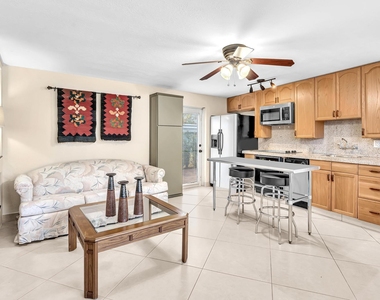 3998 Nw 5th Avenue - Photo Thumbnail 16