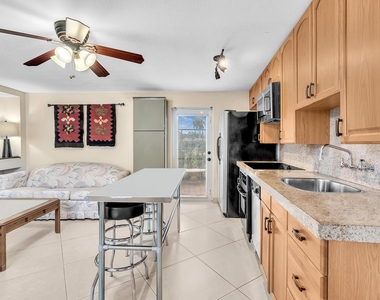 3998 Nw 5th Avenue - Photo Thumbnail 15