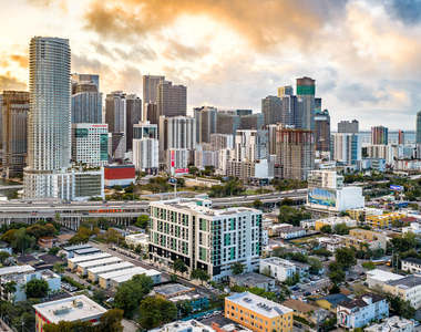 450 Sw 5th Street - Photo Thumbnail 8