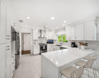 471 Mars Way - Photo Thumbnail 5