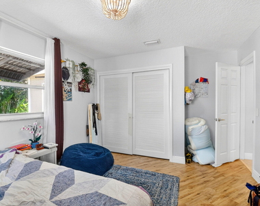 320 Riverdale Road - Photo Thumbnail 34