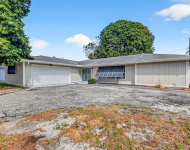 320 Riverdale Road - Photo Thumbnail 2