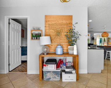 320 Riverdale Road - Photo Thumbnail 5