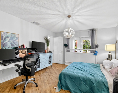 320 Riverdale Road - Photo Thumbnail 18