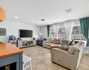 320 Riverdale Road - Photo Thumbnail 9