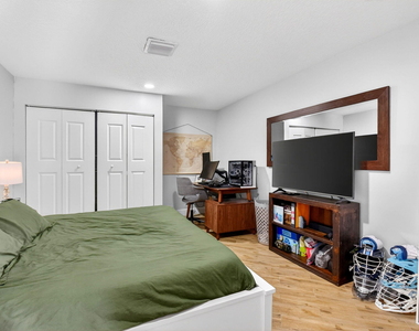 320 Riverdale Road - Photo Thumbnail 27