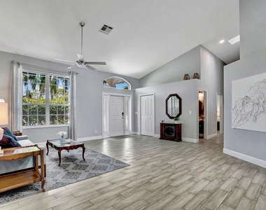 1212 Mulberry Place - Photo Thumbnail 3