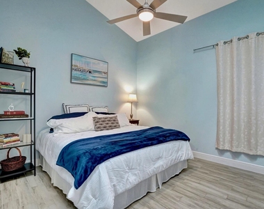 1212 Mulberry Place - Photo Thumbnail 13