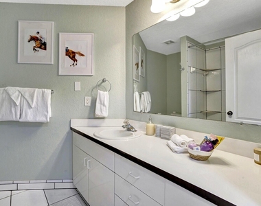 1212 Mulberry Place - Photo Thumbnail 14