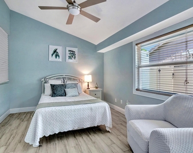 1212 Mulberry Place - Photo Thumbnail 9