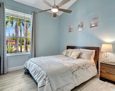 1212 Mulberry Place - Photo Thumbnail 11