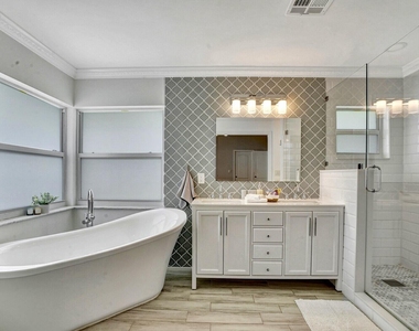 1212 Mulberry Place - Photo Thumbnail 16