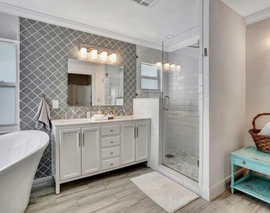 1212 Mulberry Place - Photo Thumbnail 17