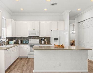 4621 Windward Cove Lane - Photo Thumbnail 3