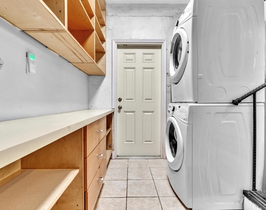 1527 Mayo Street - Photo Thumbnail 52