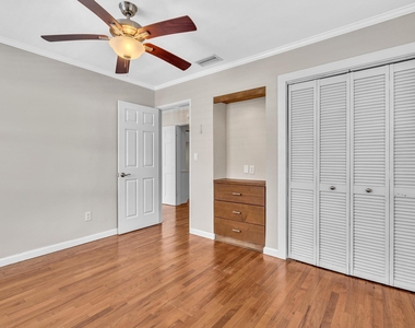 1527 Mayo Street - Photo Thumbnail 60