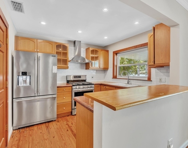 1527 Mayo Street - Photo Thumbnail 46
