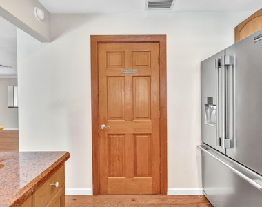 1527 Mayo Street - Photo Thumbnail 49