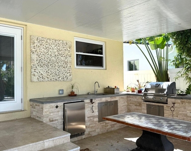 1527 Mayo Street - Photo Thumbnail 36