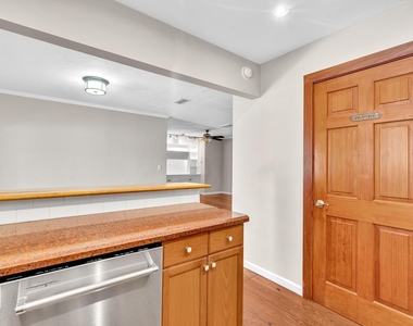1527 Mayo Street - Photo Thumbnail 48