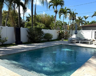 1527 Mayo Street - Photo Thumbnail 17