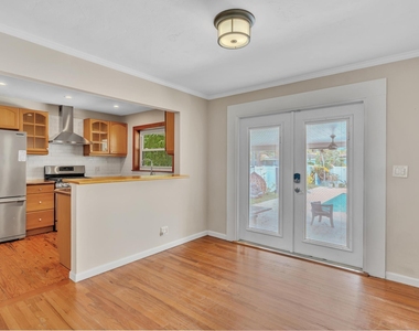 1527 Mayo Street - Photo Thumbnail 43