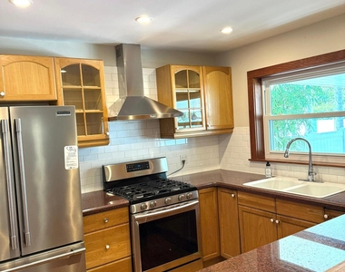 1527 Mayo Street - Photo Thumbnail 4
