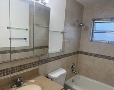 1550 Nw 70th Terrace - Photo Thumbnail 14